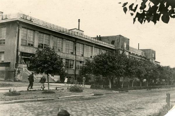 Екатеринбурге за 65 млн рублей отремонтируют здание Фабрики-кухни УЗТМ 1930-х годов - Фото 1