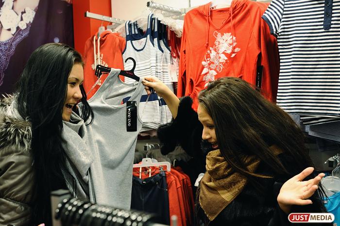 С 500 до 25000: екатеринбурженку шокировал невероятный рост цен на футболки на маркетплейсе - Фото 1