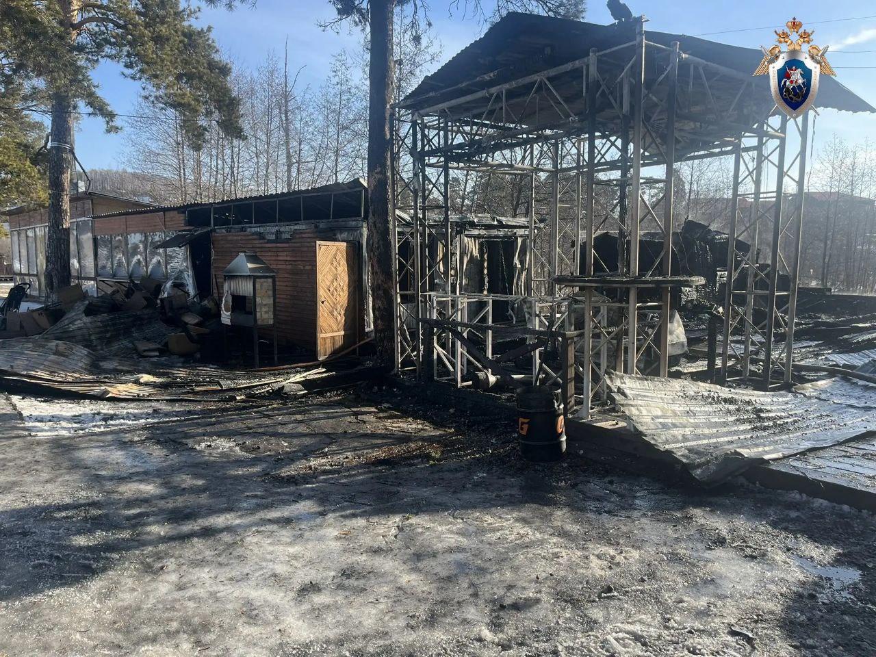 В Челябинской области пожар в кафе на пляже унес жизни двух человек - Фото 1