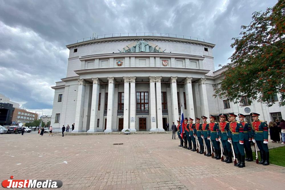 Областной Дом офицеров потребовал более 3 млн рублей с экс-руководителей - Фото 1