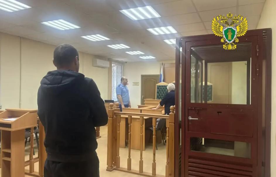 В Артемовском осудили мужчину, который поджег кусок ткани и бросил в лицо ребенку - Фото 1