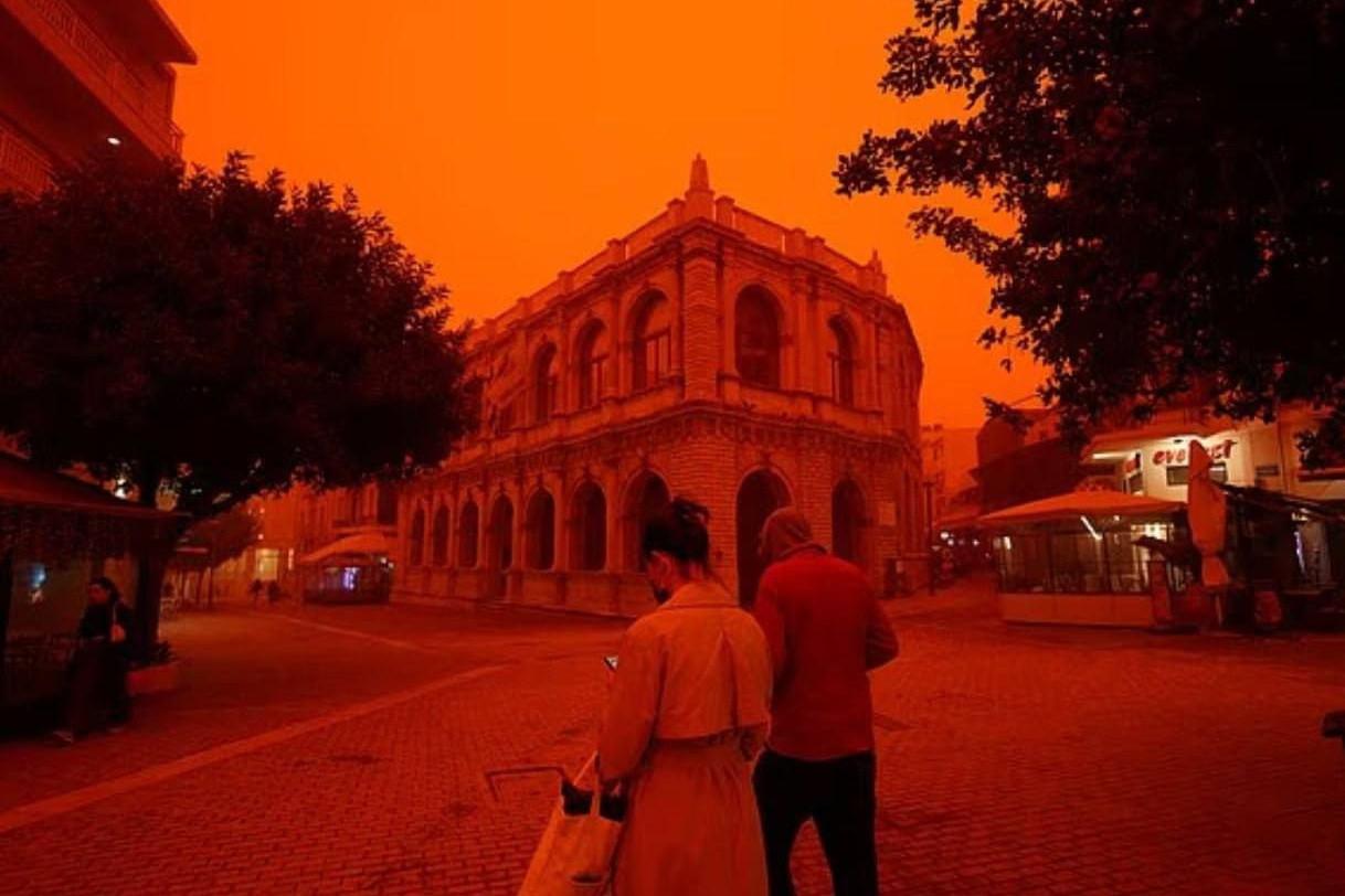 Пыльная буря из Сахары превратила Крит в Марс - Фото 1