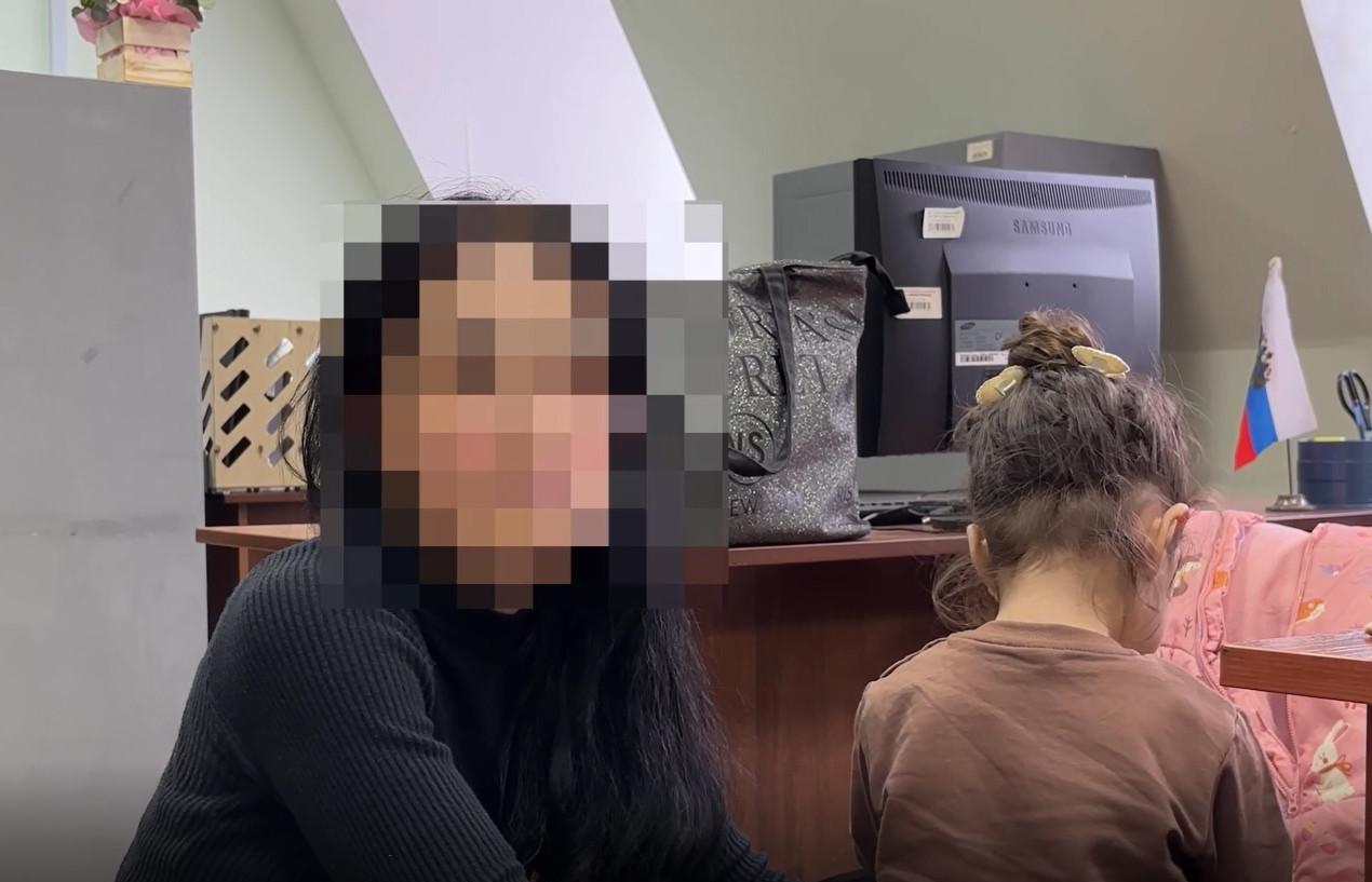 В Екатеринбурге приставы помогли маме вернуть двухлетнюю дочь, которую забрал отец - Фото 1