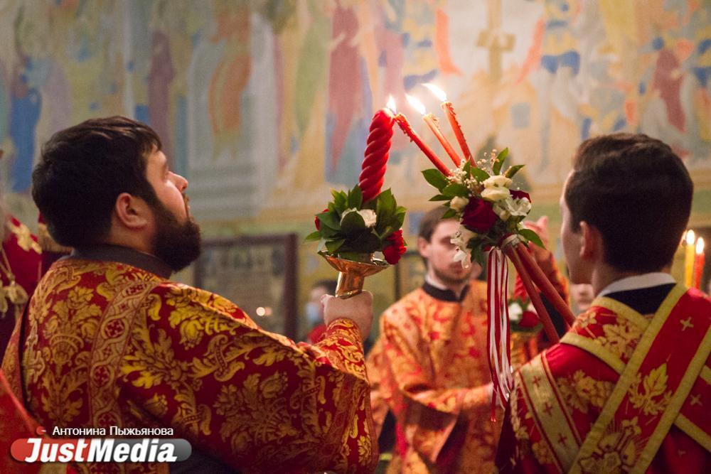Руководители Свердловской области приняли участие в пасхальных мероприятиях - Фото 1
