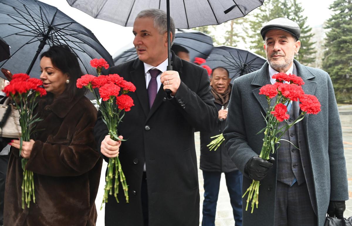 Свердловская область принимает первый объединенный визит группы послов арабских государств - Фото 1