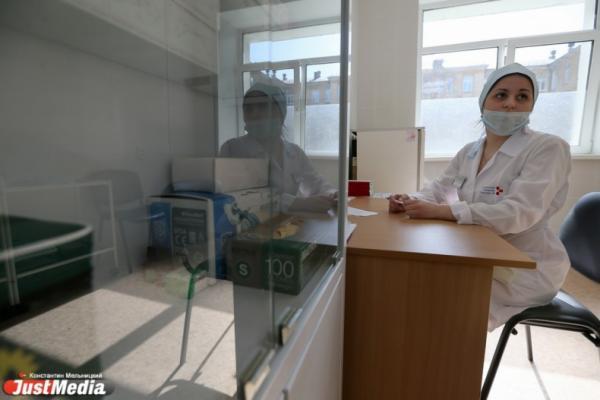 Врачи рассказали, кому надо поставить прививки от пневмококка и менингококка - Фото 1