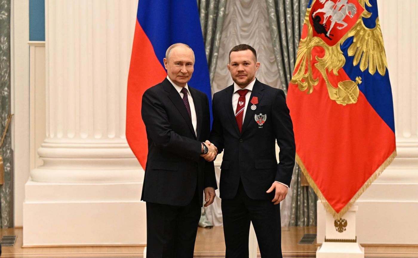 Владимир Путин вручил медаль ордена «За заслуги перед Отечеством II степени» четырем уральским спортсменам - Фото 1