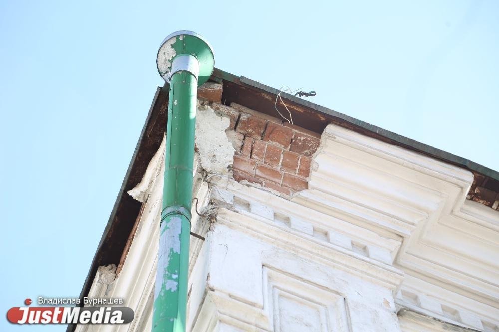 СК возбудил дело после обрушения конструкций аварийного дома в Новокузнецке - Фото 1