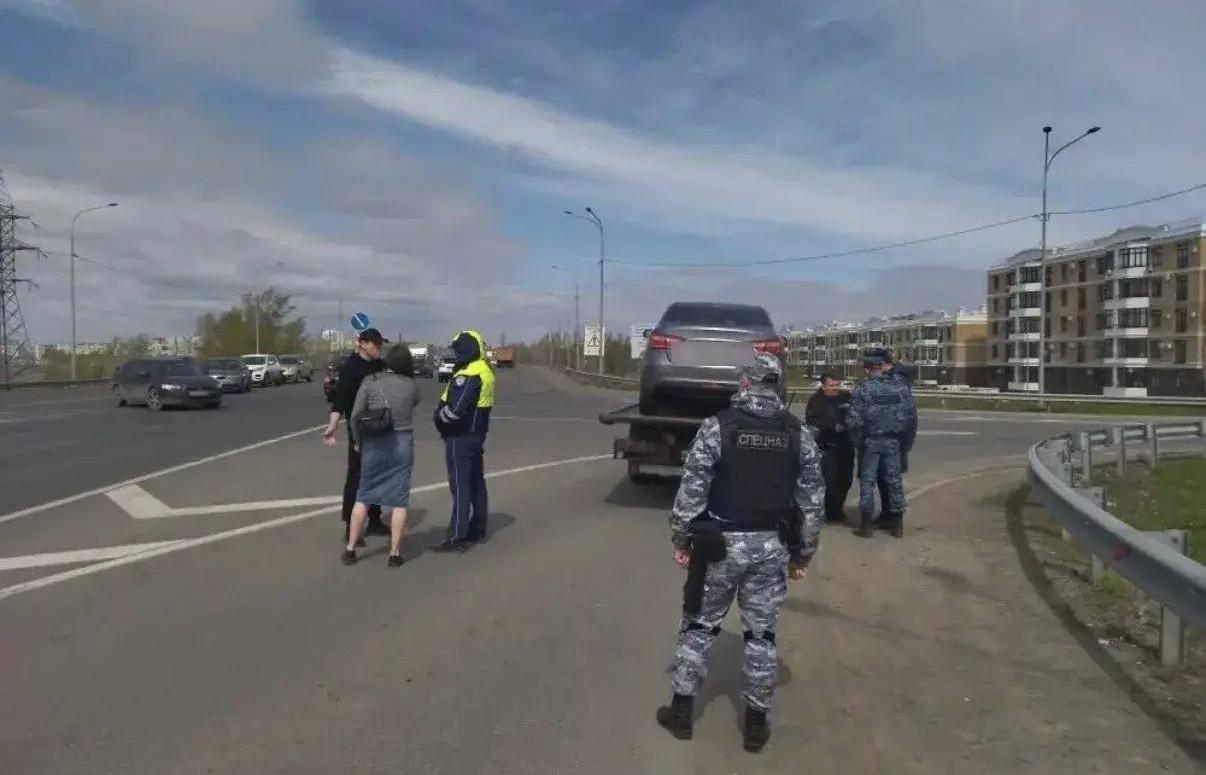 В Оренбурге приставы арестовали десять машин должников - Фото 1