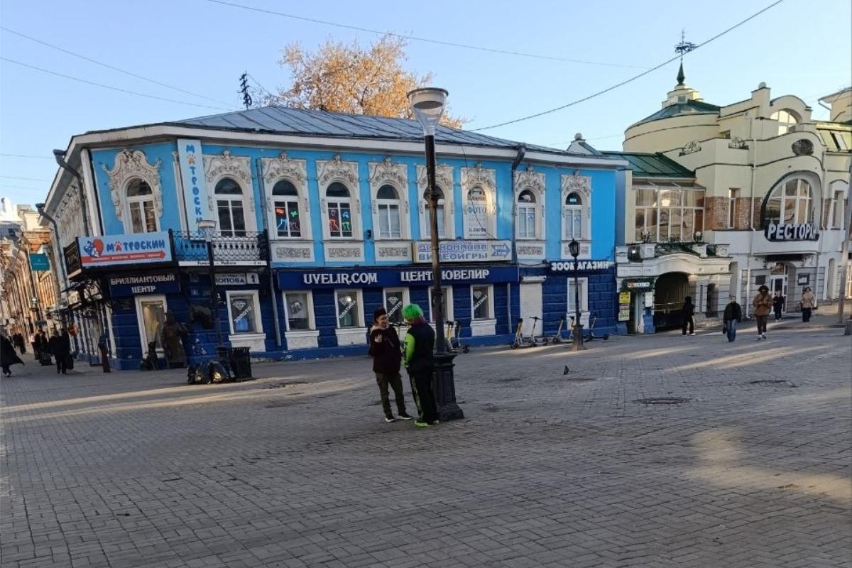В Екатеринбурге на Вайнера убрали скамейки - Фото 1