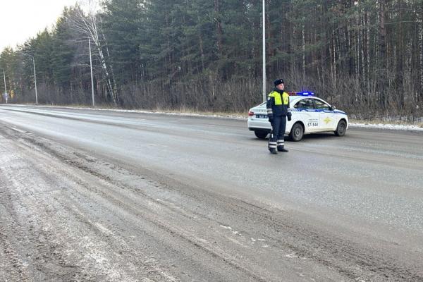 ГИБДД перекрыла Режевской тракт в обе стороны - Фото 1