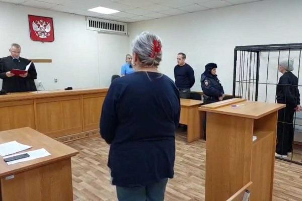 В Асбесте осудили местную жительницу, которая выманила у матери участника СВО 1,8 млн рублей - Фото 1