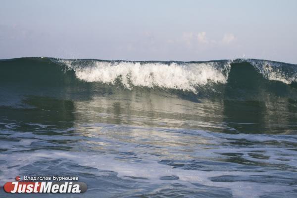В Таиланде турист бросился в море ради спасения сына и погиб - Фото 1