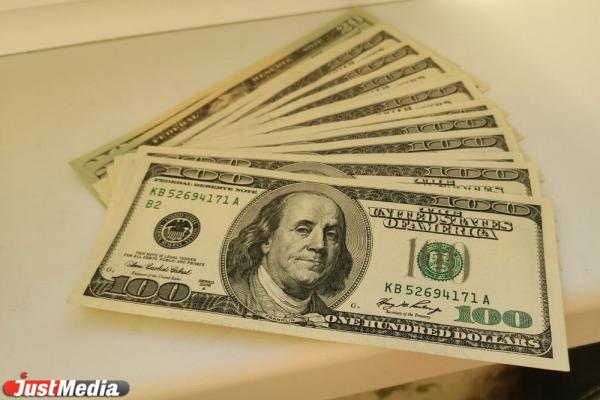 Модель Ривер из США начала продавать бутылки со своими слезами перед Рождеством - Фото 1