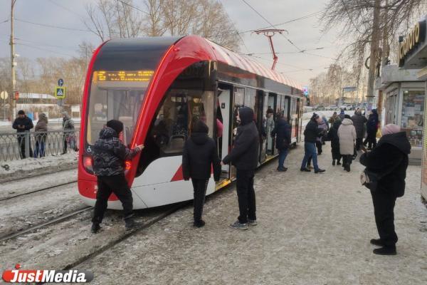 В 2026 году Екатеринбург закупит 50 новых трамваев - Фото 1