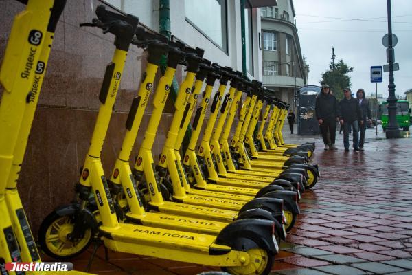 Тагильчанка получила штраф 50 тысяч рублей за езду с ребёнком на одном электросамокате - Фото 1