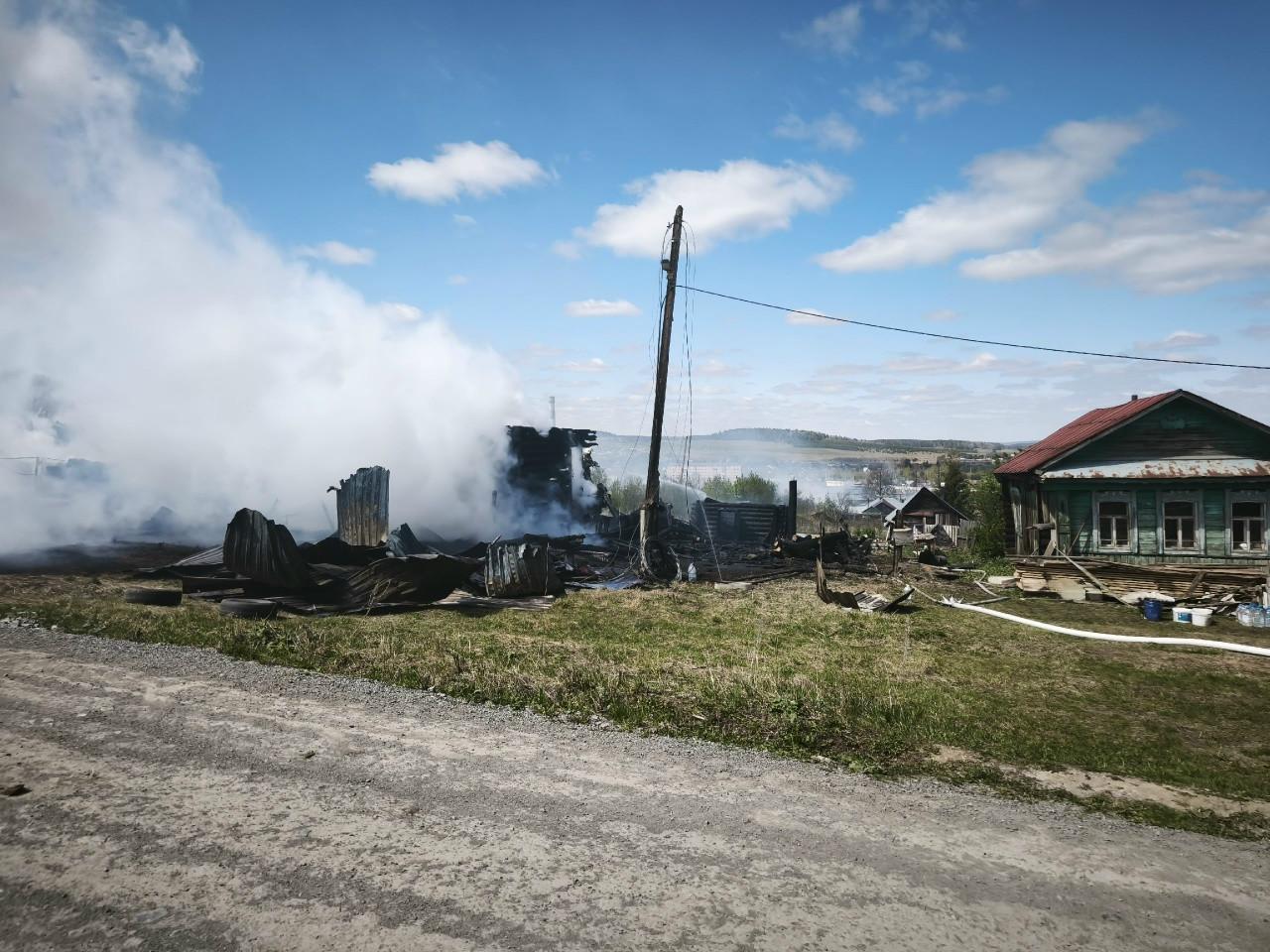 Жители сгоревших в Бисерти домов получили по 15 тысяч рублей - Фото 1