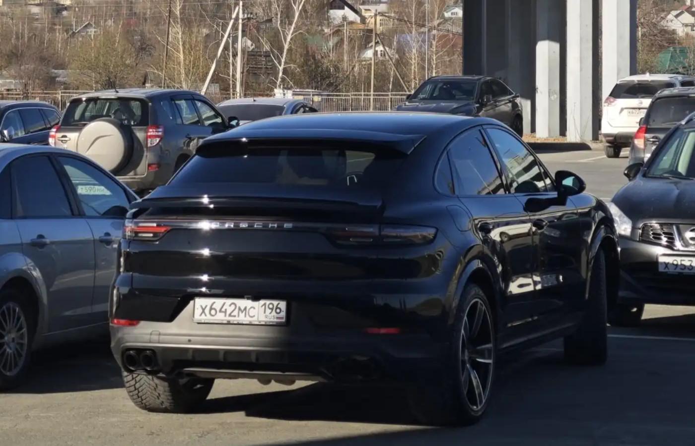 В Екатеринбурге заметили Porsche, изъятый у экс-главы азербайджанской диаспоры Мустафаева - Фото 1