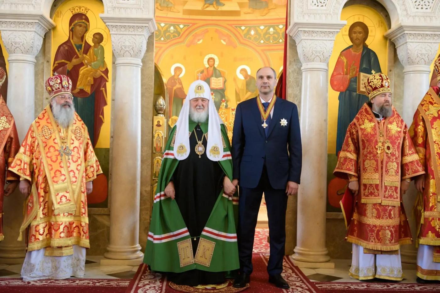 Патриарх Кирилл вручил Денису Паслеру орден князя Даниила Московского - Фото 1