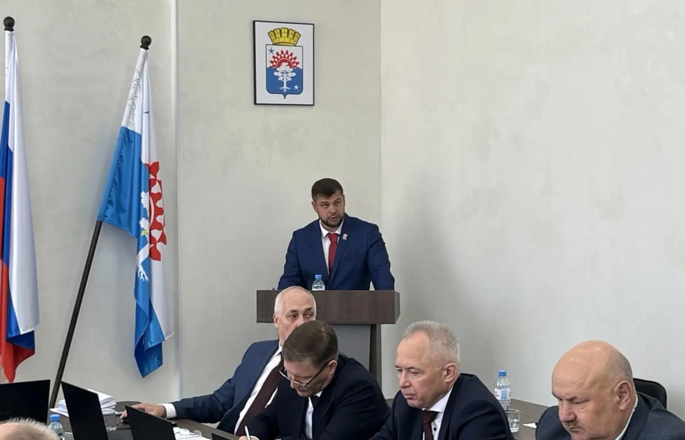 Гордума Серова избрала мэром единоросса Александра Вовякова - Фото 1