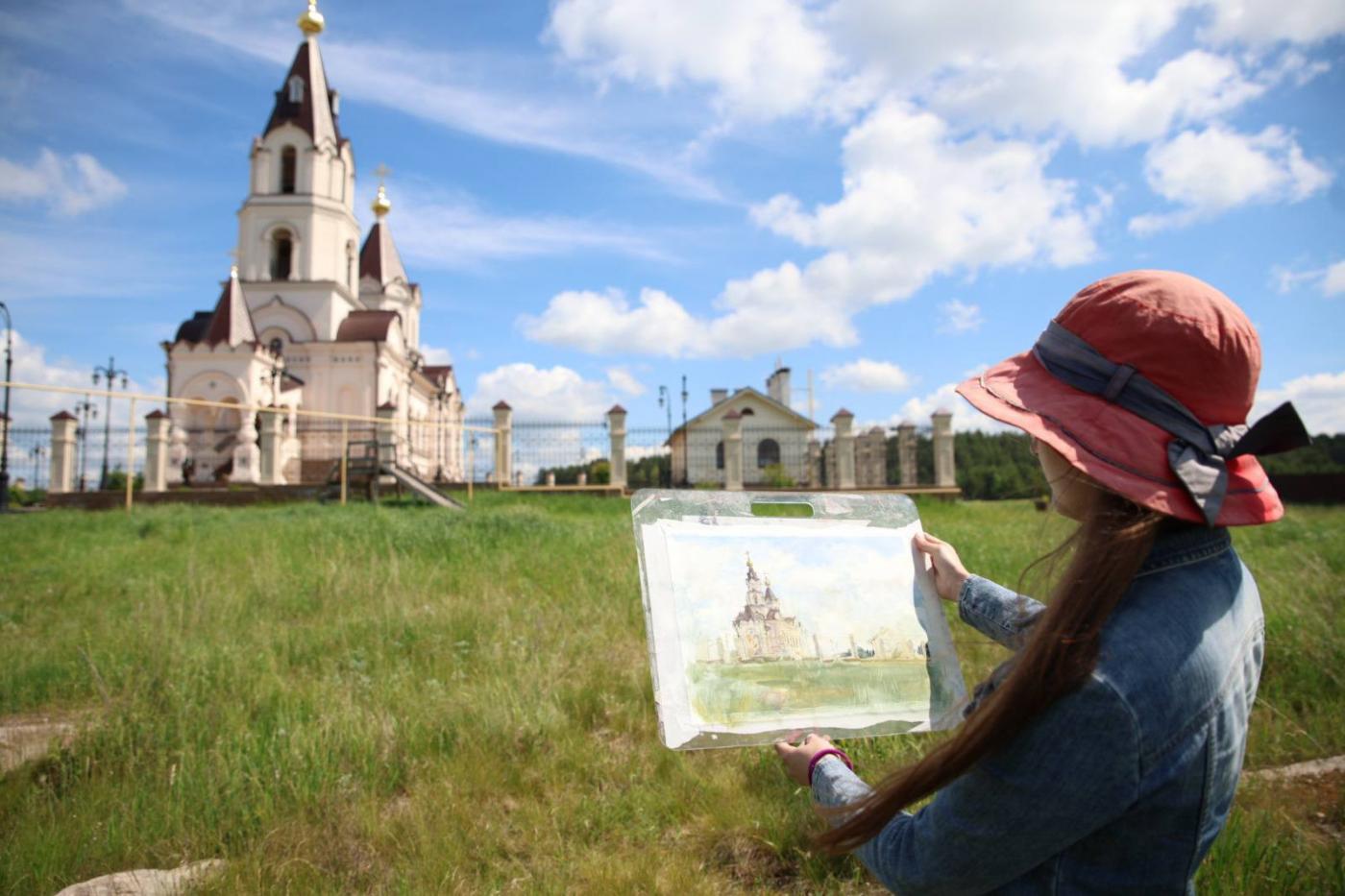 Будущие художники прикоснулись к росписи древнего храма Урала - Фото 1