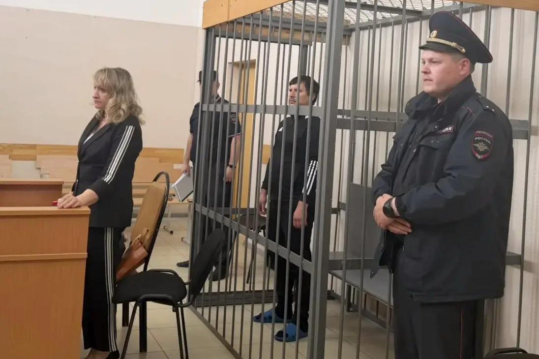 Суд отправил под домашний арест владельца грузовика, спровоцировавшего гибель четырех человек в ДТП - Фото 1