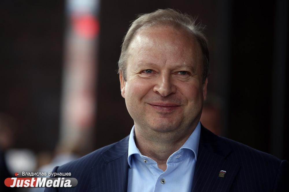 Владимир Путин наградил свердловского сенатора Виктора Шептия - Фото 1