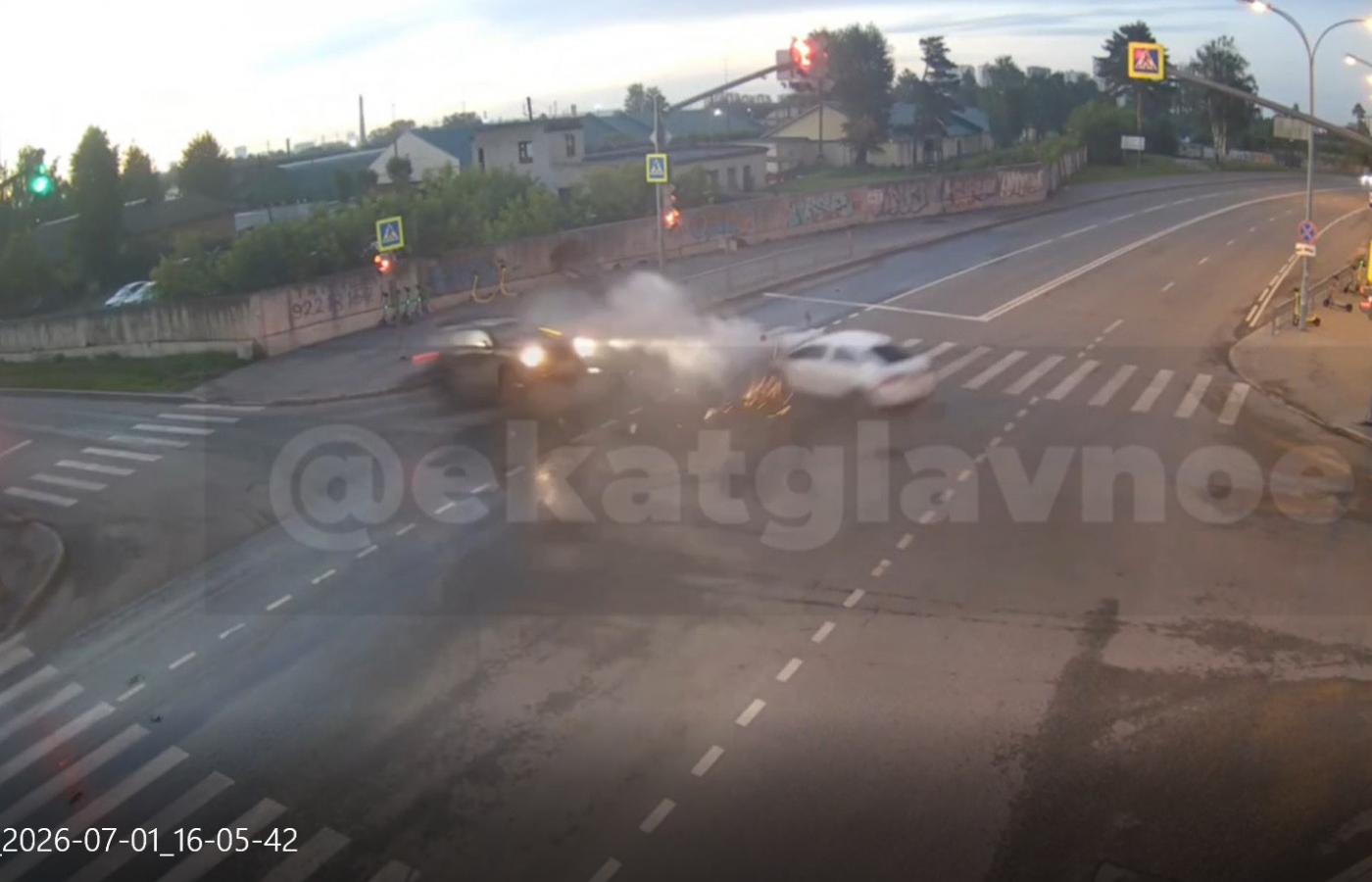 Видео страшной ночной аварии на Сортировке появилось в сети - Фото 1