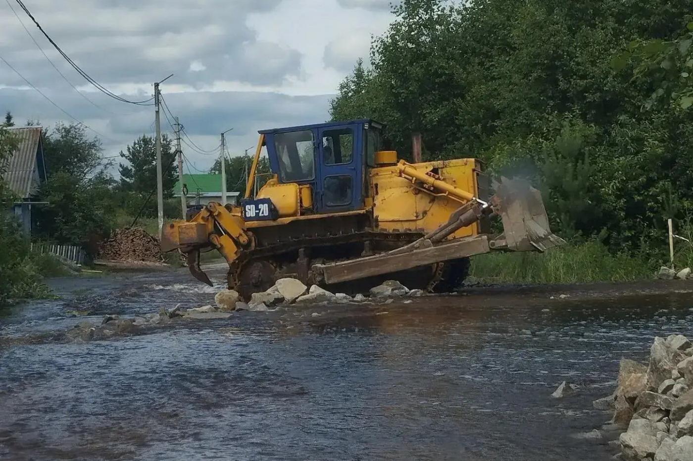 Дороги к свердловским поселкам Перескачка и Ключевск открыты после затопления - Фото 1