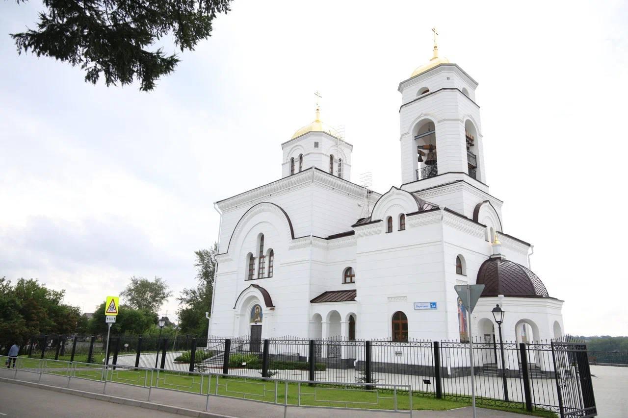 В Алапаевске отпраздновали двухлетие храма Александра Невского - Фото 1