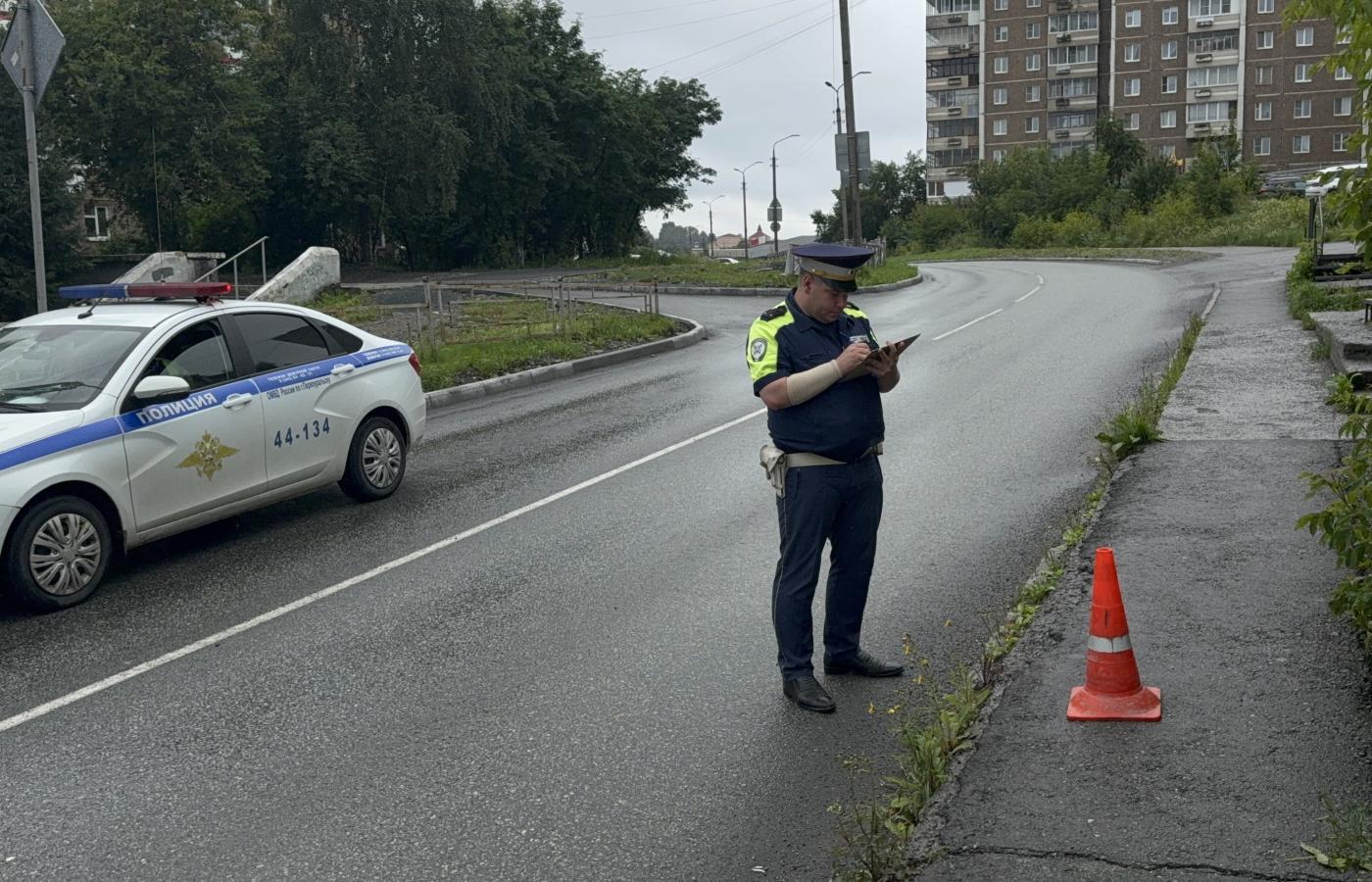 Инспекторы задержали пьяного водителя «Дэу», который сбил пешехода на тротуаре в Первоуральске - Фото 1