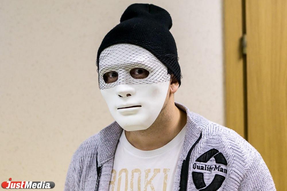 Мужчина с ножом попытался украсть семь компьютеров из здания Минздрава Франции - Фото 1