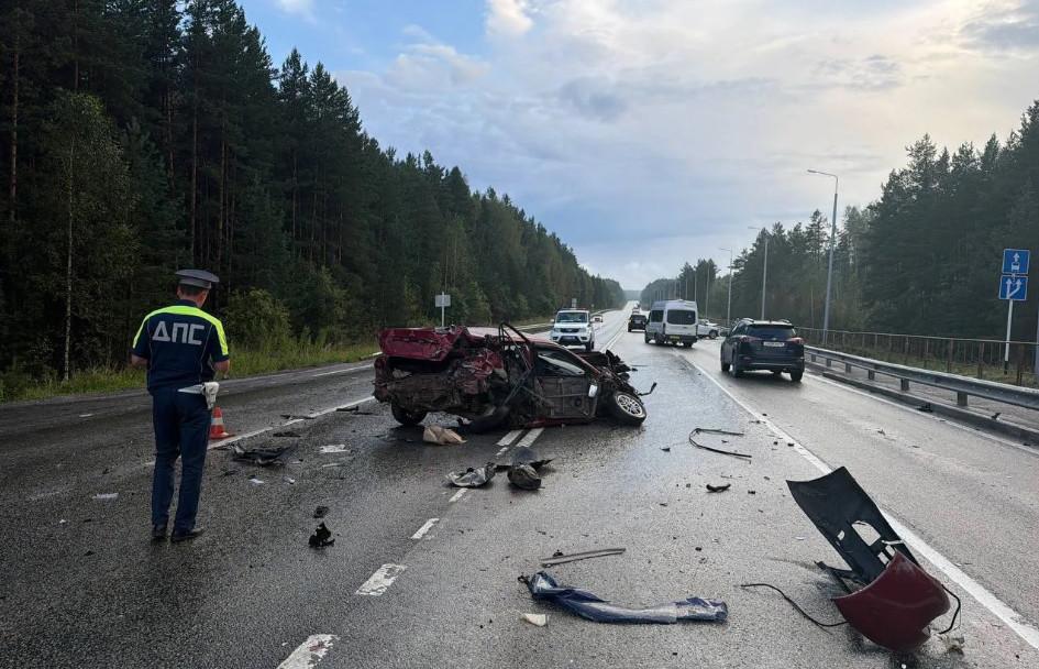 Жесткое массовое ДТП с автобусом произошло в Свердловской области - Фото 1