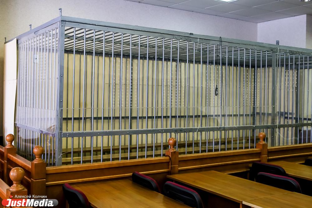 Перед судом предстанет мигрант, обвиняемый в убийстве в 1993 году в Екатеринбурге  - Фото 1