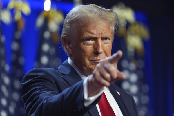 FAA начало расследование после инцидента с вертолетом Трампа в Вашингтоне - Фото 1