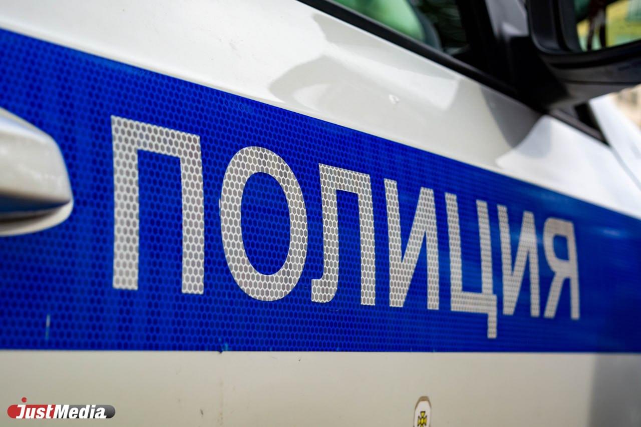 Из-за возможного минирования иномарки силовики перекрыли улицу в Москве - Фото 1