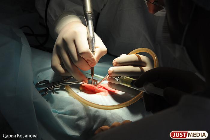 Врачи спасли 54-летнего свердловчанина, у которого остановилось сердце - Фото 1