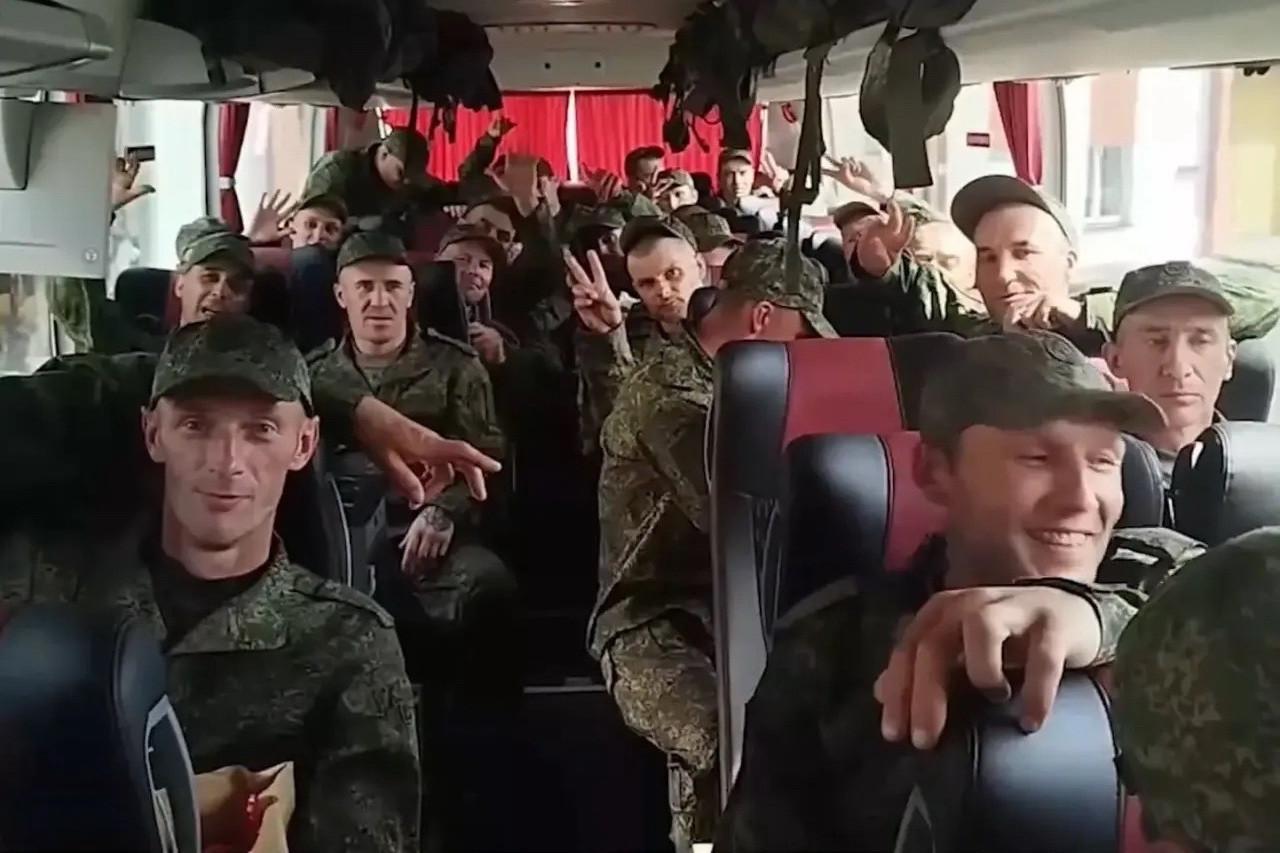 В рамках обмена из украинского плена вернулись домой два екатеринбуржца - Фото 1