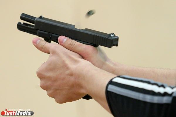 Двух человек госпитализировали после потасовки со стрельбой у ресторана в Подмосковье - Фото 1