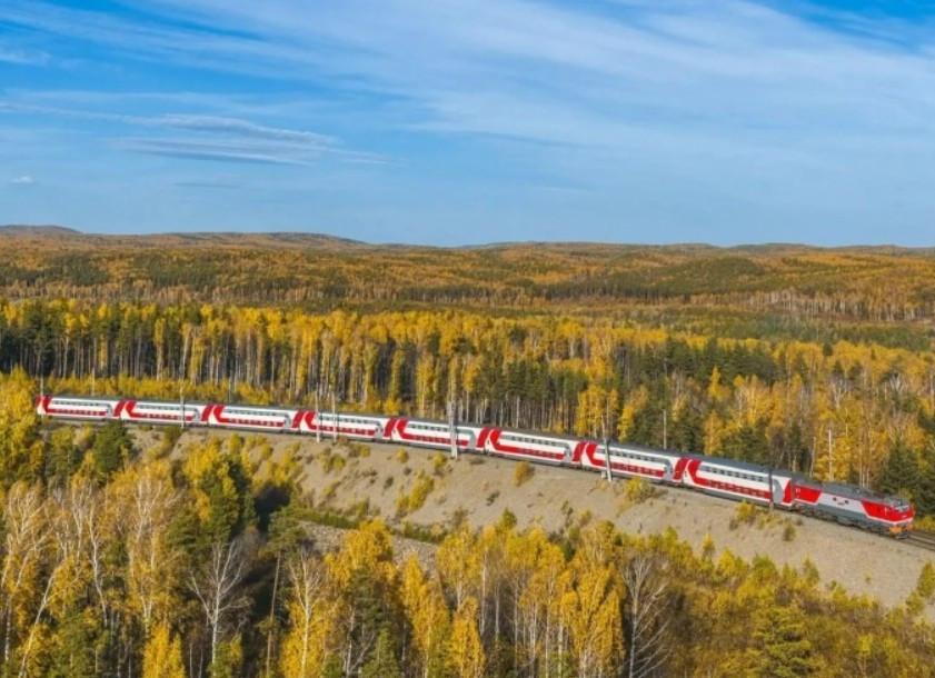 С декабря в Санкт-Петербург из столицы Урала будут курсировать двухэтажные поезда - Фото 1