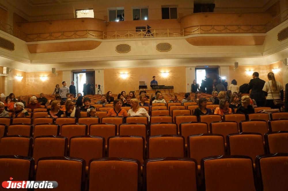 Лучшие спектакли за восемь лет и несколько премьер покажет Камерный театр Екатеринбурга - Фото 1