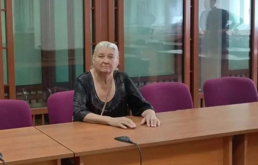 Начали судить 68-летнюю свердловчанку, обвиняемую в убийстве мужа-инвалида - Фото 1