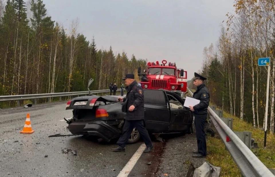 Водитель «Хонды» залетел под встречный автобус и погиб под Режом - Фото 1