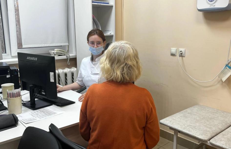«На ранних стадиях боли нет»: врачи рассказали, как не пропустить рак груди - Фото 1