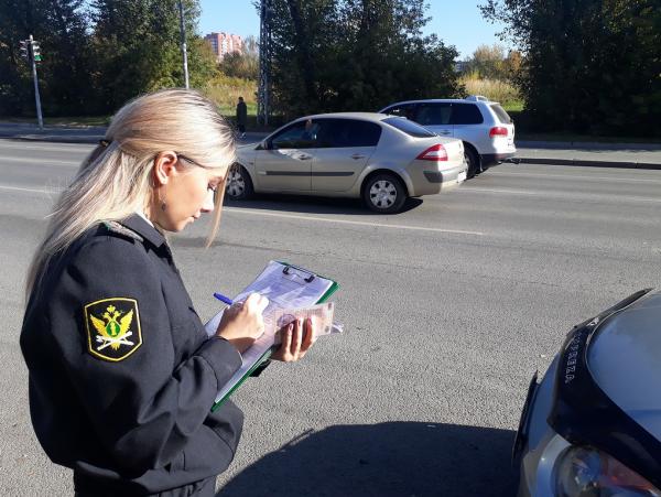 В Екатеринбурге за долги судебные приставы арестовали семь дорогих иномарок - Фото 2