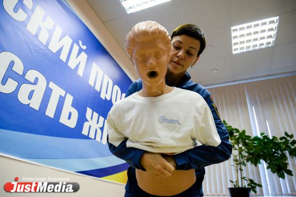 «Не надо уговаривать не кричать от боли и бить по лицу». Учимся с JustMedia.ru оказывать первую помощь пострадавшим - Фото 26