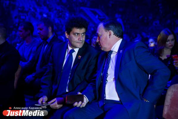 Несколько тысяч свердловских VIP-ов и тонкий троллинг от Урганта. РЕПОРТАЖ с «Народной премии». ФОТО - Фото 10