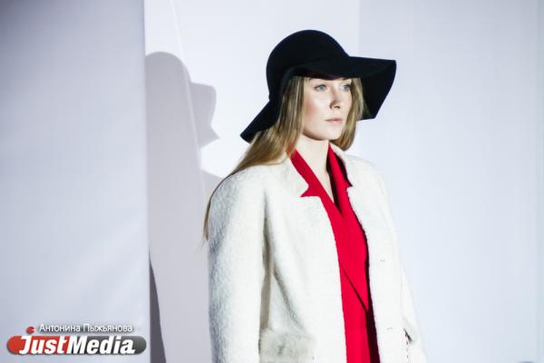 «Комфортная одежда – зло». Московский дизайнер Игорь Чапурин закрыл неделю моды в Екатеринбурге - Фото 2