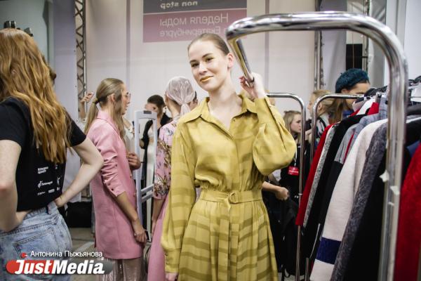 «Комфортная одежда – зло». Московский дизайнер Игорь Чапурин закрыл неделю моды в Екатеринбурге - Фото 7