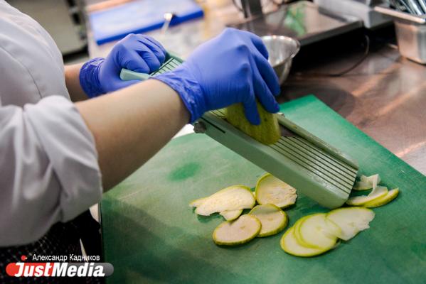 Вафли с икрой, печенье от Наины Ельциной и земляничный чай. JustMedia.ru предлагает альтернативные рецепты борьбы с осенней хандрой. ФОТО - Фото 3